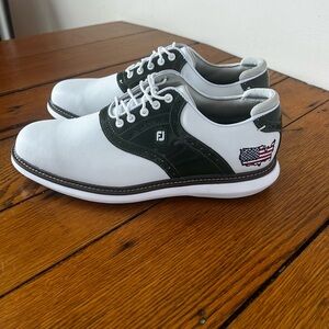 FootJoy White and Dark Green Men's Oxfords Golf Shoes